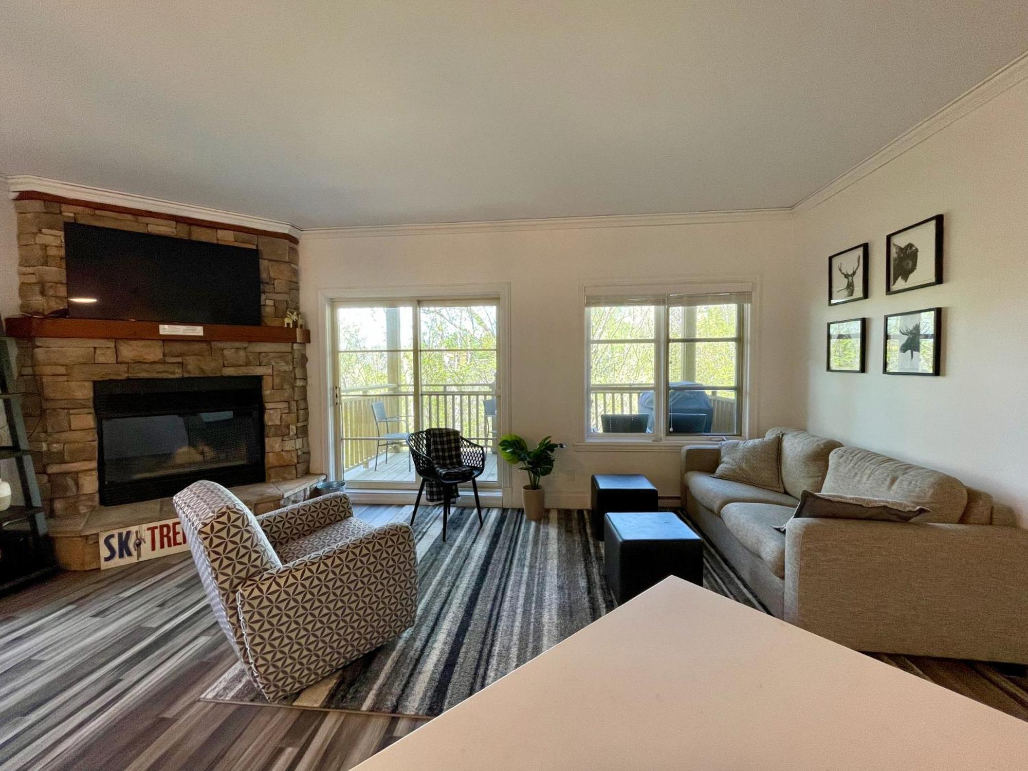 Le Plateau East By Tremblant Vacations Lejlighed Mont-Tremblant Eksteriør billede